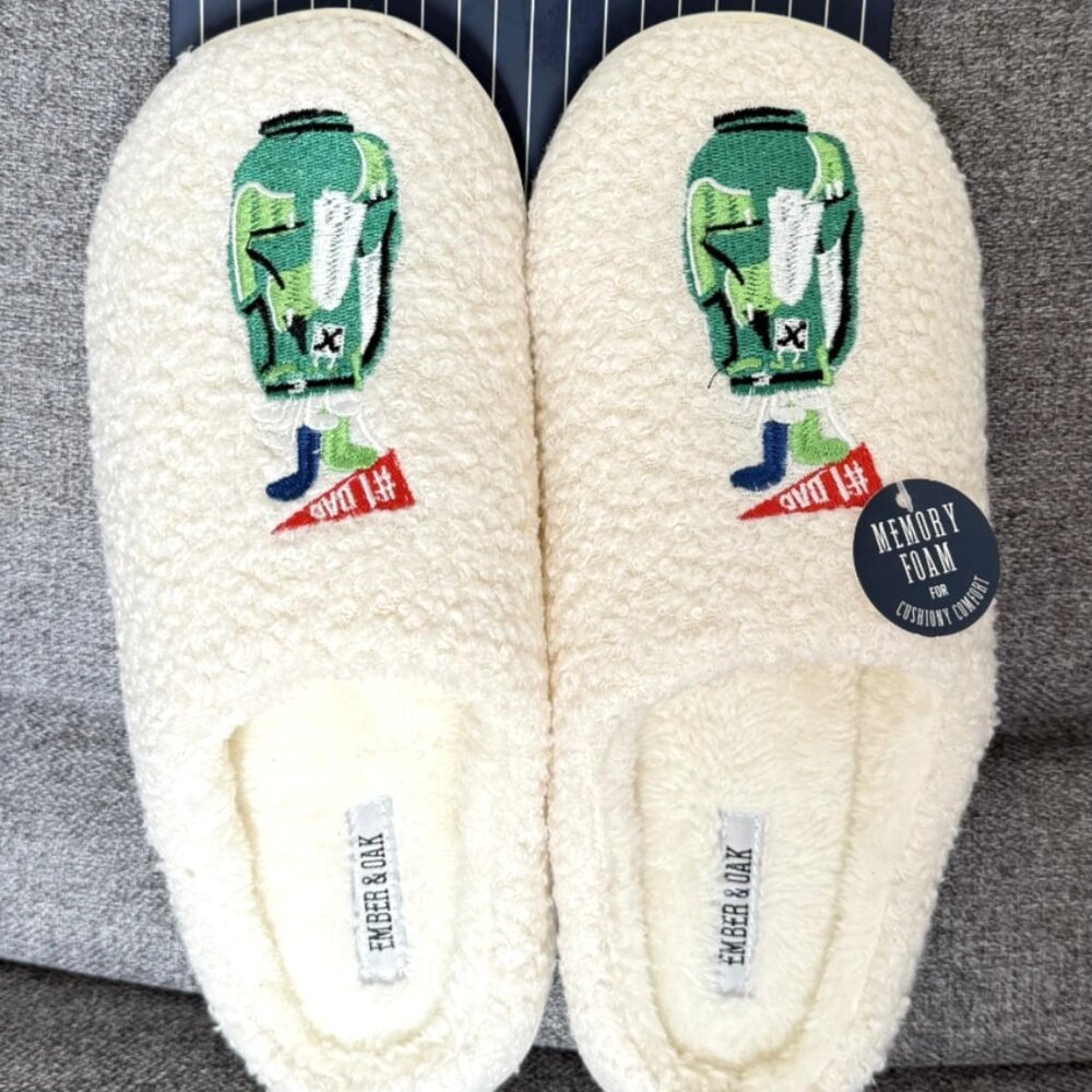Ember & Oak Men's Ivory Golf #1 Dad Memory Foam Slippers M 9-10